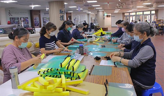  Taiwan Tzu Chi Foundation exported disaster relief supplies -10,200 protective masks, 609 cloth masks, 3,660 mask filters to Tzu Chi foundtion in Los Angeles,USA