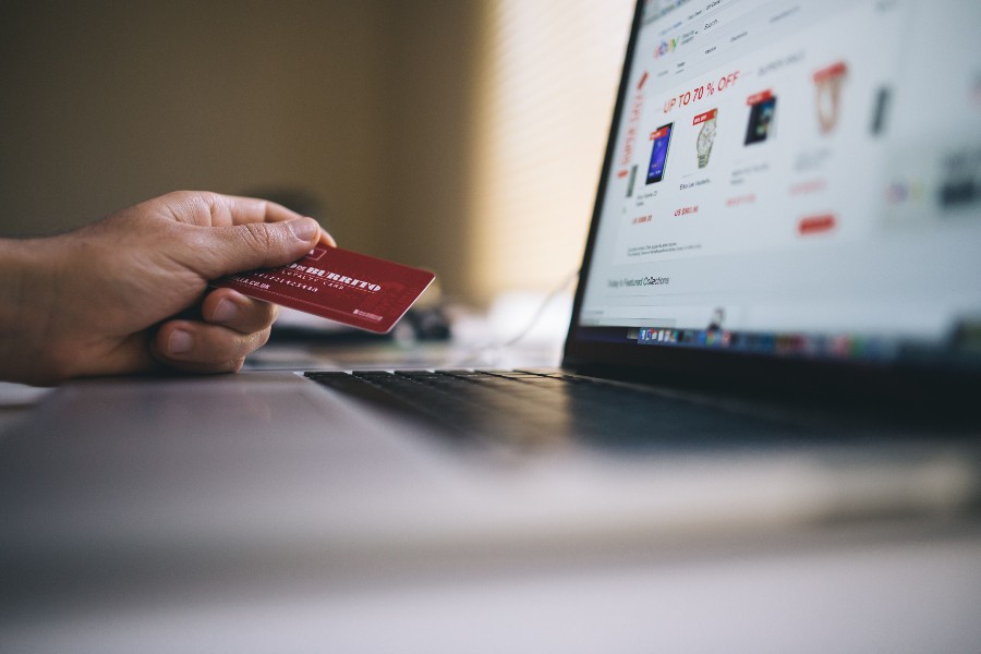 RETAIL & E-COMMERCE