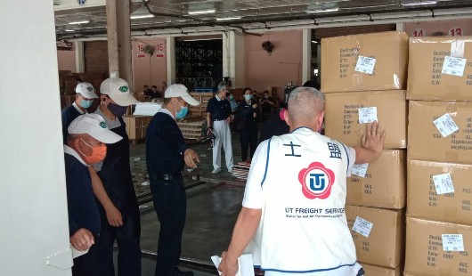 UT Freight arranged Tzu Chi Foundation to export 20,000 warm blankets to Poland for Ukrainian refugees. 